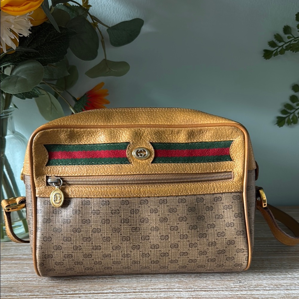 Vintage Gucci Tan and Brown Crossbody Bag